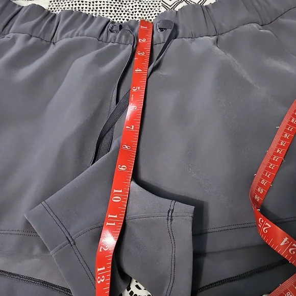 Lululemon Short Color Gray Size 8 - Picture 4 of 6